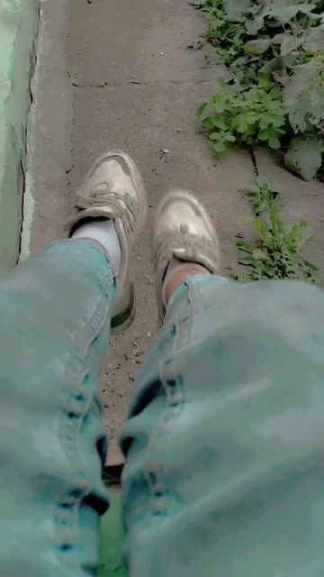 Preview for a Spotlight video that uses the green emma Lens
