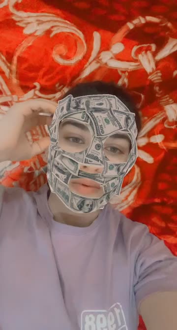 Preview for a Spotlight video that uses the Money Mask Lens