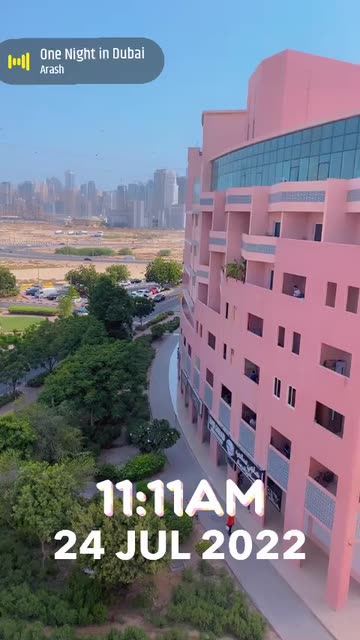 Preview for a Spotlight video that uses the shiny face Lens