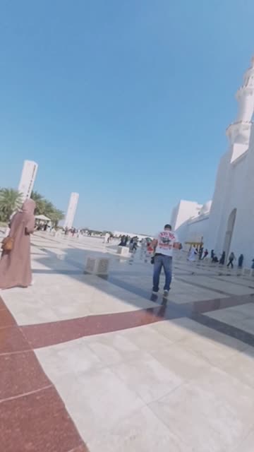 Preview for a Spotlight video that uses the Zayed Mosque Lens