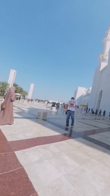Preview for a Spotlight video that uses the Zayed Mosque Lens
