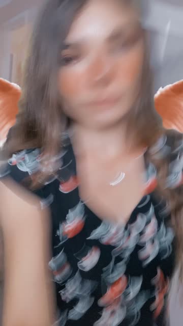 Preview for a Spotlight video that uses the sunset wings Lens