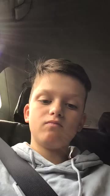 Preview for a Spotlight video that uses the freeze line Lens