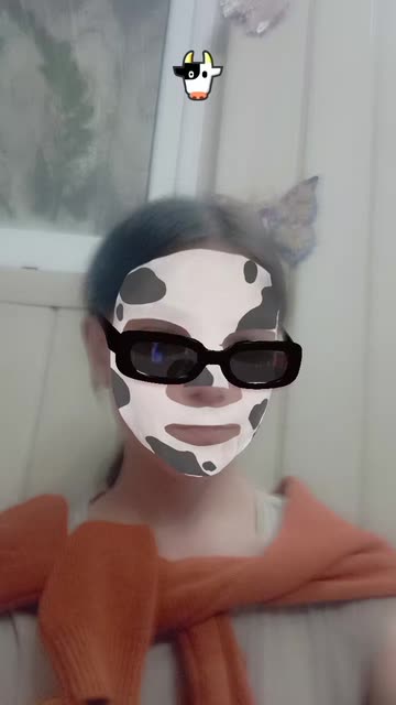 Preview for a Spotlight video that uses the Cow Mask Lens