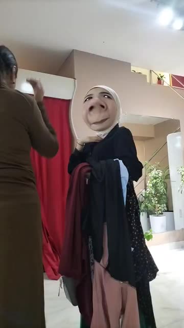 Preview for a Spotlight video that uses the Nostril Reveal Lens