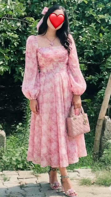 how to pose in a midi dress Petite Guide To Midi Dresses