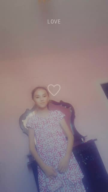 Preview for a Spotlight video that uses the Heart Frame Lens