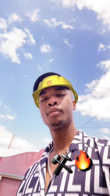 Preview for a Spotlight video that uses the Safety Helmet Lens